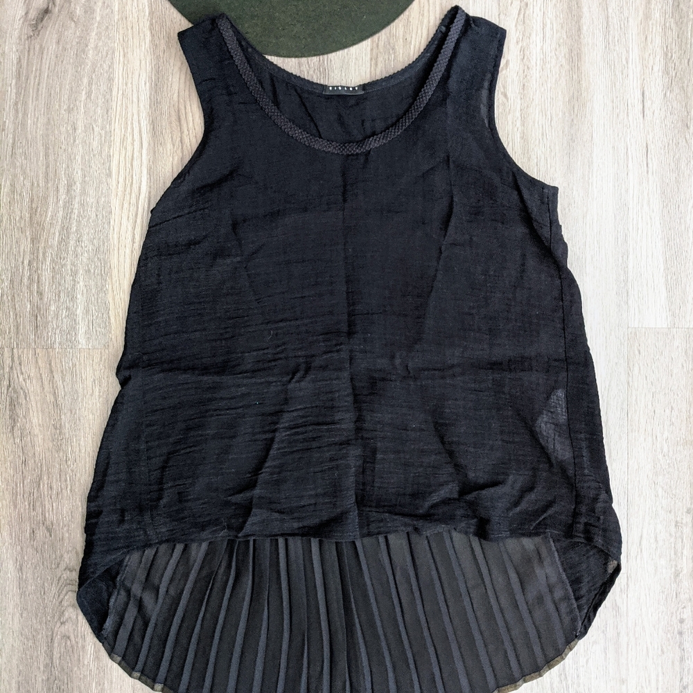 Sisley Black Gold Pleated Back Sleeveless Blouse S